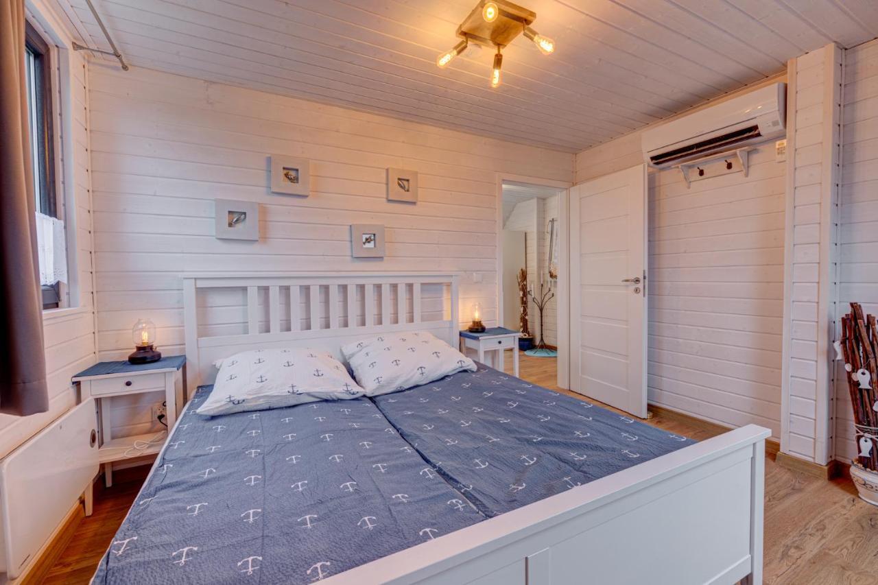 Dom Wakacyjny Baltic Home & Dom Baltic Home Garden Inn Zastan エクステリア 写真