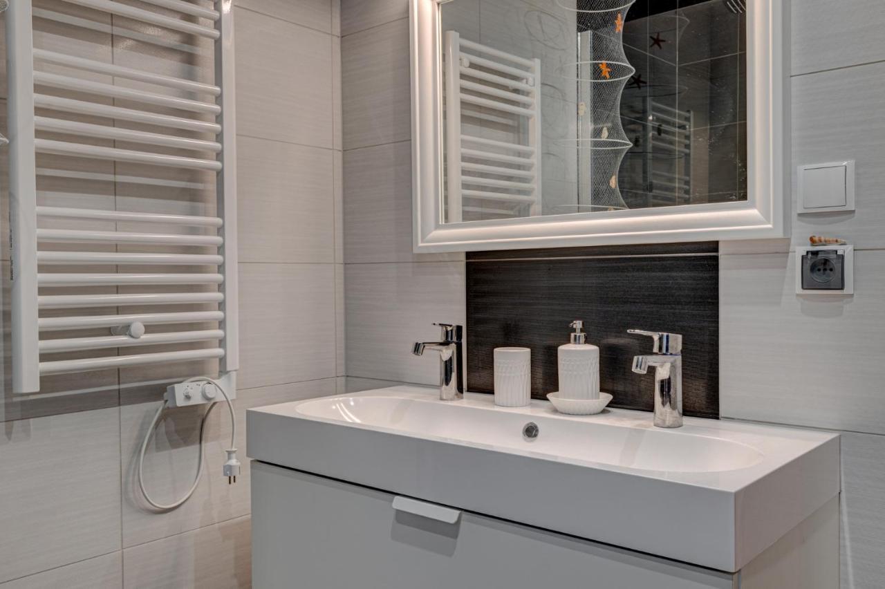 Dom Wakacyjny Baltic Home & Dom Baltic Home Garden Inn Zastan エクステリア 写真