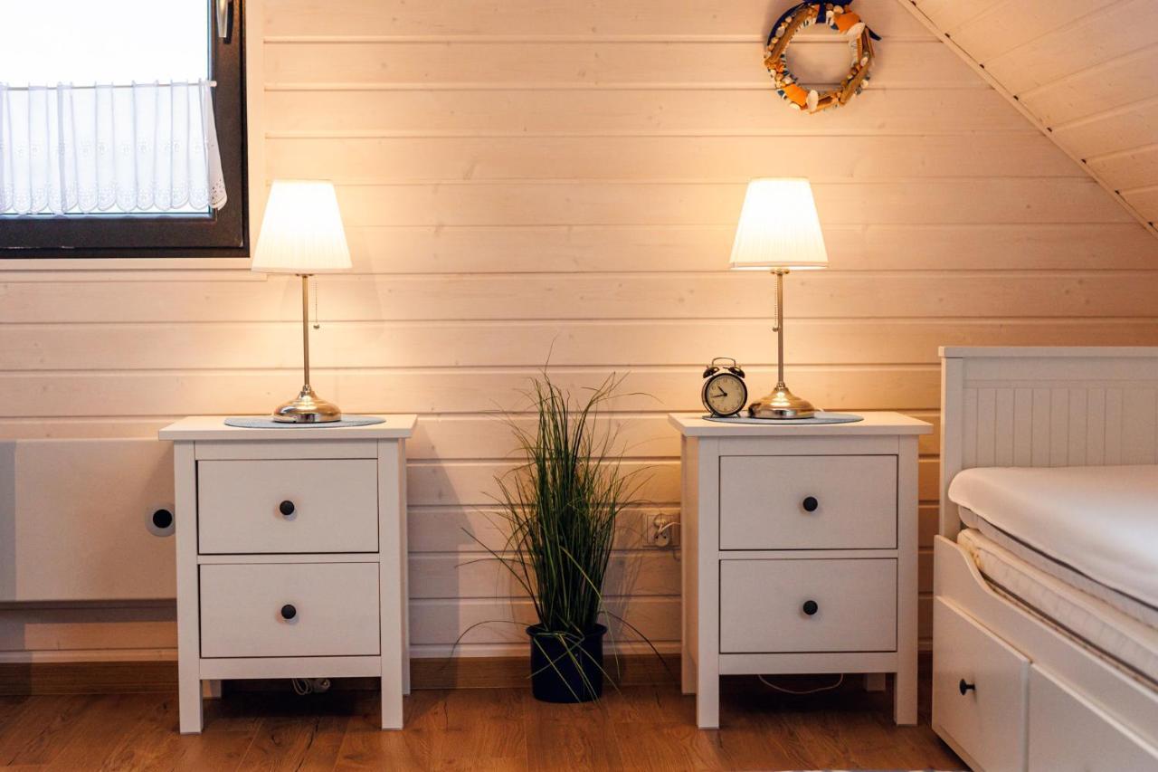 Dom Wakacyjny Baltic Home & Dom Baltic Home Garden Inn Zastan エクステリア 写真